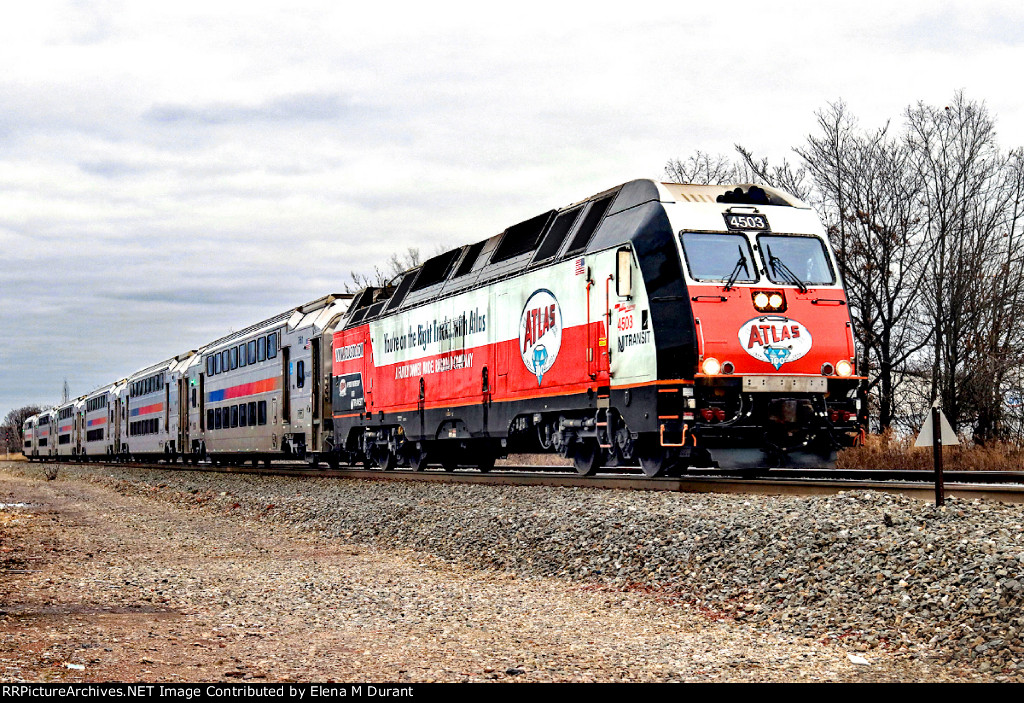 NJT 4502 on train 5525